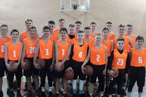 Баскетбольна команда юнаків з м.Черкаси