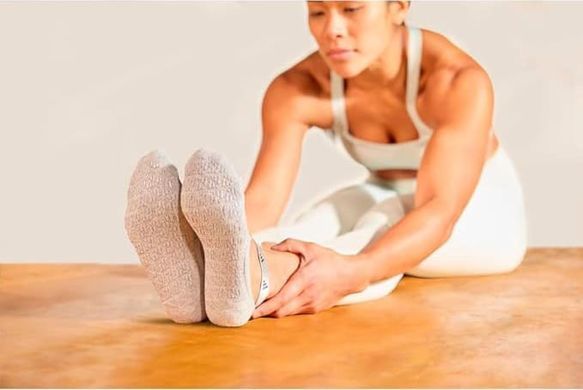 Ноги для йоги Adidas Adidas Yoga Socks серый L/XL ADYG-30202GR